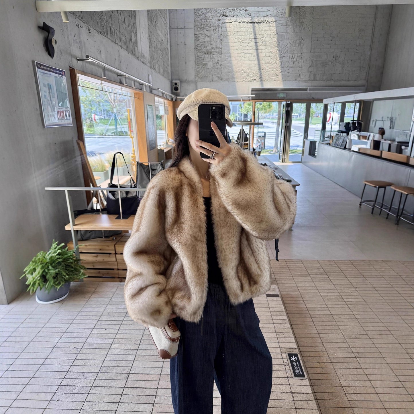 Dames élégante et confortable veste courte avec des manches larges Chic und Stil