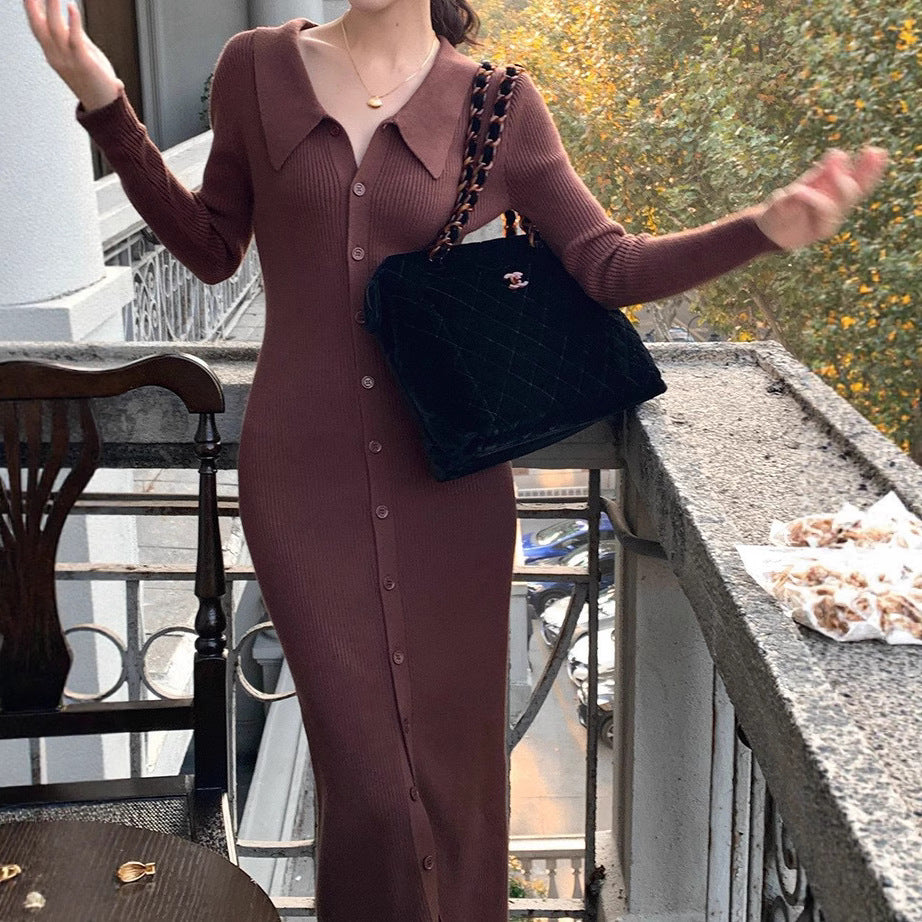 Robe maxi tricot pour femmes avec fermeture à boutons et col à la mode Chic und Stil