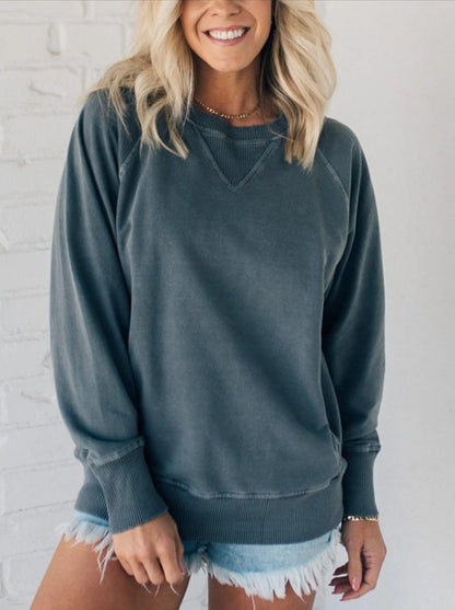 Casual pullover for women with a loose fit and high-quality materials Chic and Style
