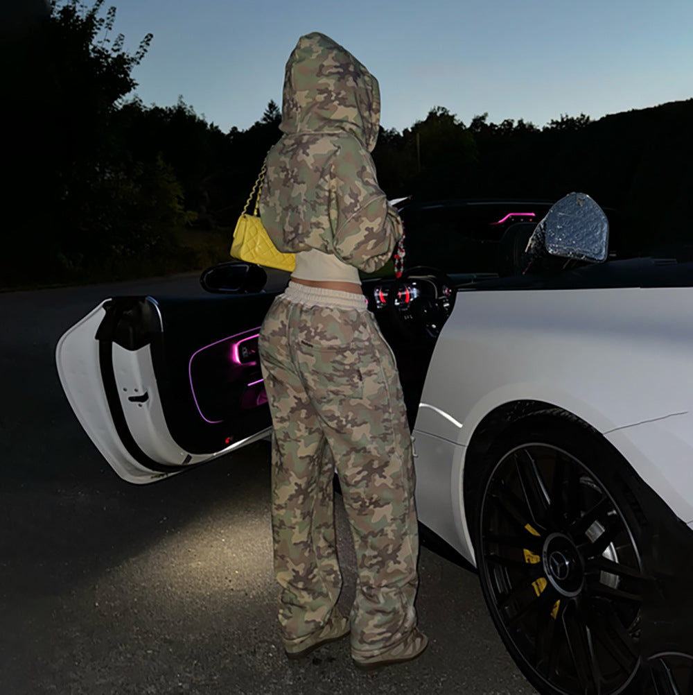 Chic and Style women's camouflage hoodie and jogging pants set