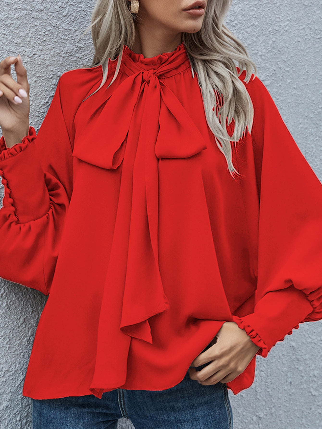 Chemisier femme avec col à nœud et manches volumineuses Chic und Stil
