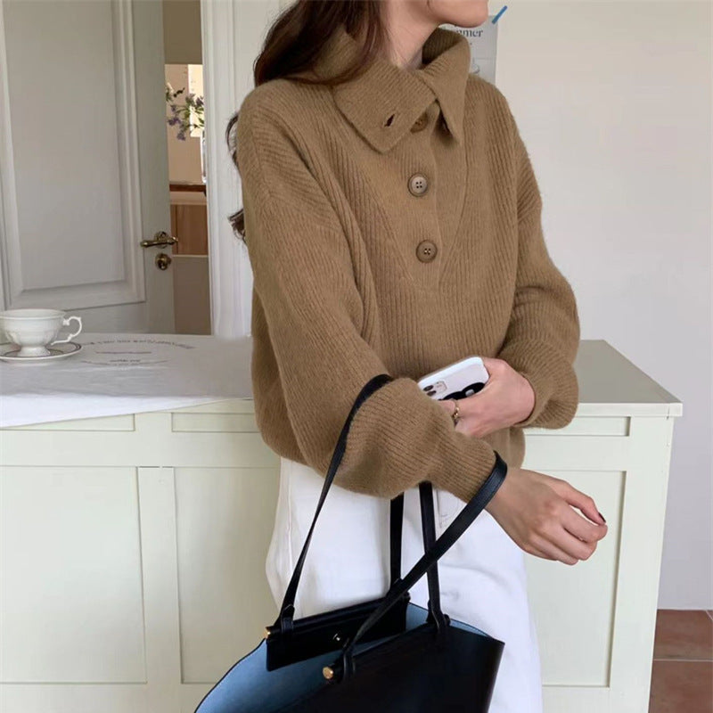 Pull en tricot pour femmes avec col orné de boutons et fine texture côtelée Chic und Stil