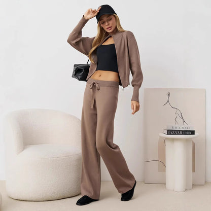 Dames combinaison tricot confortable avec col haut et détails de lacets latéraux Chic und Stil