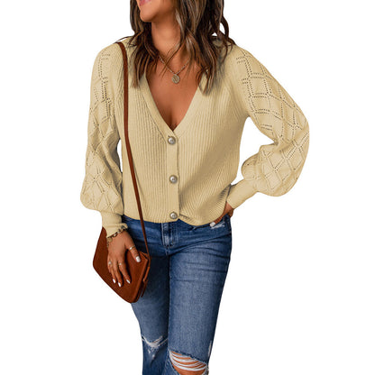 Dame cardigan avec motif de côtes romantique et détails de boutons élégants Chic und Stil