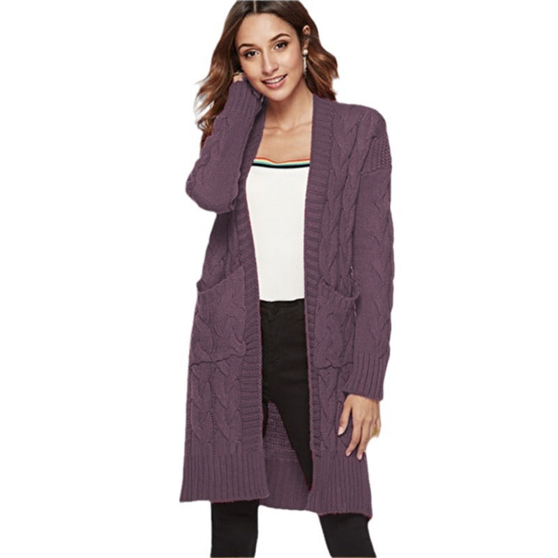 Cardigan en gros tricot pour femmes avec un élégant design en torsade et des poches pratiques Chic und Stil