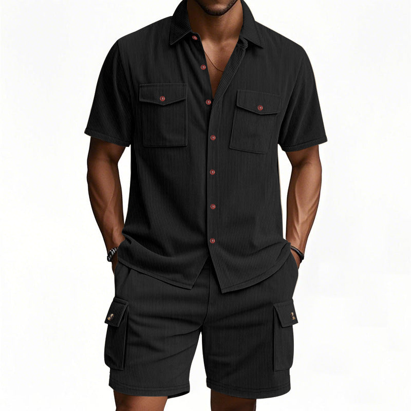 Chemise décontractée pour hommes et ensemble de shorts avec poches poitrine pratiques et taille élastique Chic und Stil