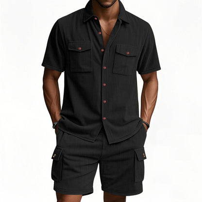 Chemise décontractée pour hommes et ensemble de shorts avec poches poitrine pratiques et taille élastique Chic und Stil