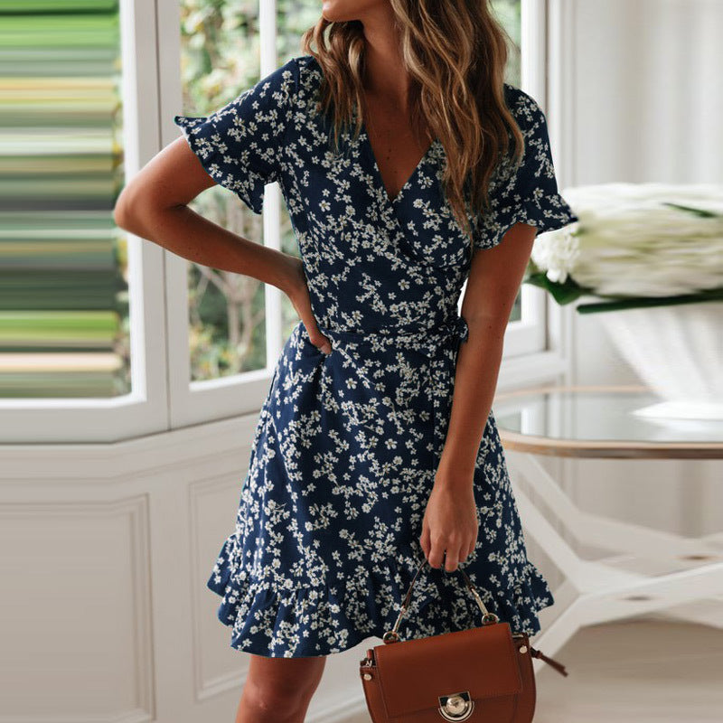 Dames Robe portefeuille à fleurs avec volants Chic und Stil