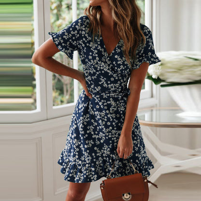 Dames Robe portefeuille à fleurs avec volants Chic und Stil