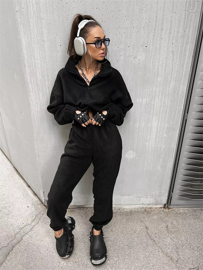 Dames ensemble de jogging en polaire douillet avec col montant et cordon de serrage Chic und Stil