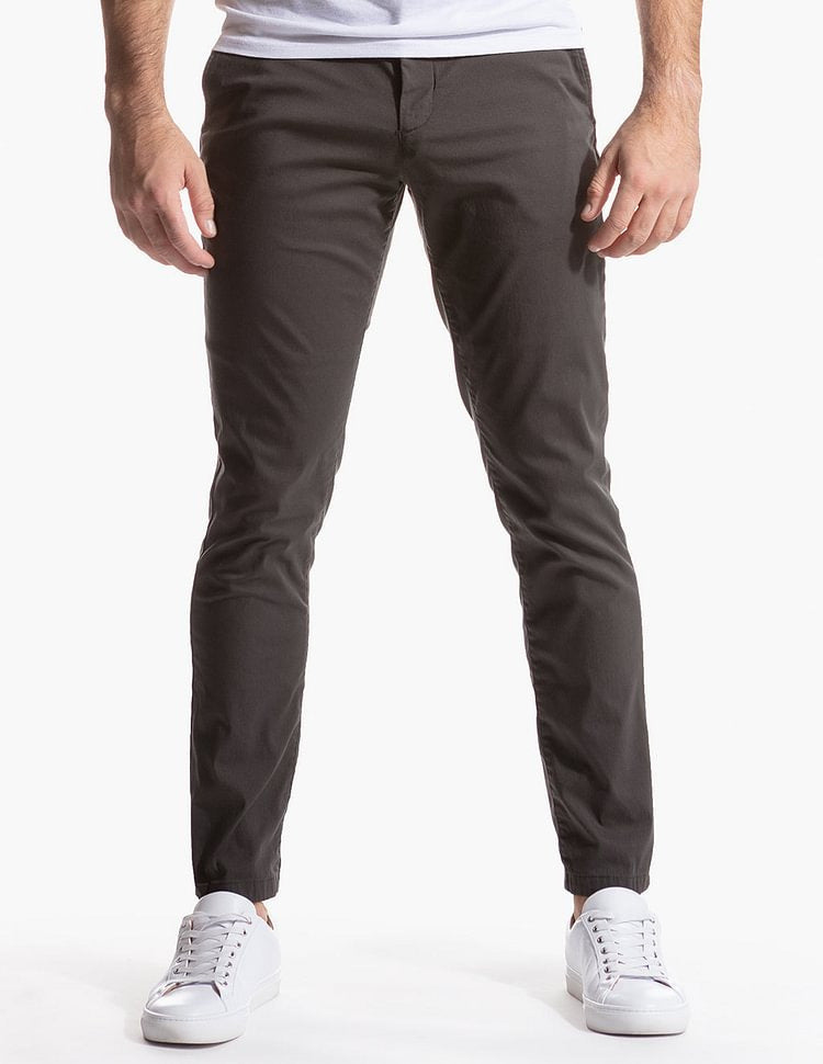 Slim-fit chino pants for men in breathable material Chic and Style