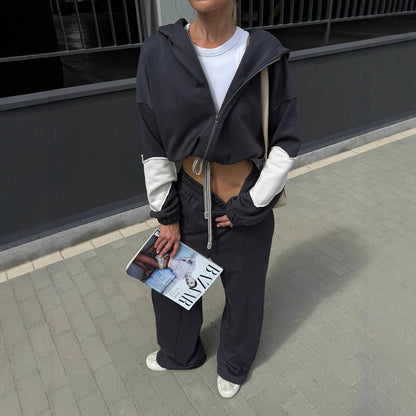 Chic and Style women's sporty-elegant set consisting of a crop top and wide pants