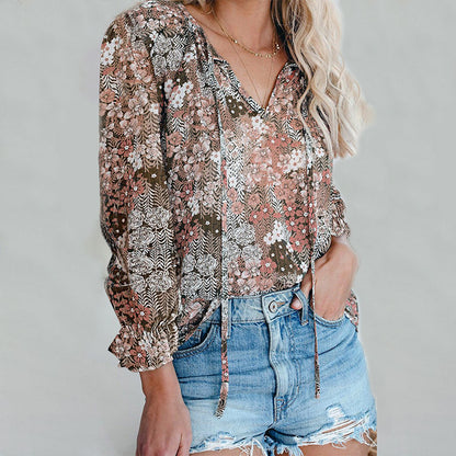 Blouse femme avec un motif léopard sophistiqué et un décolleté en V à la mode Chic und Stil
