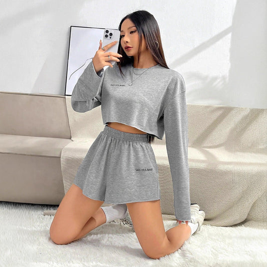 Ensemble de loisirs pour femmes avec crop-top décontracté et shorts Chic und Stil