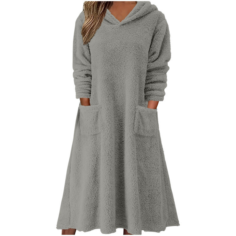 Robe en polaire confortable pour femmes avec capuche et poches pratiques Chic und Stil