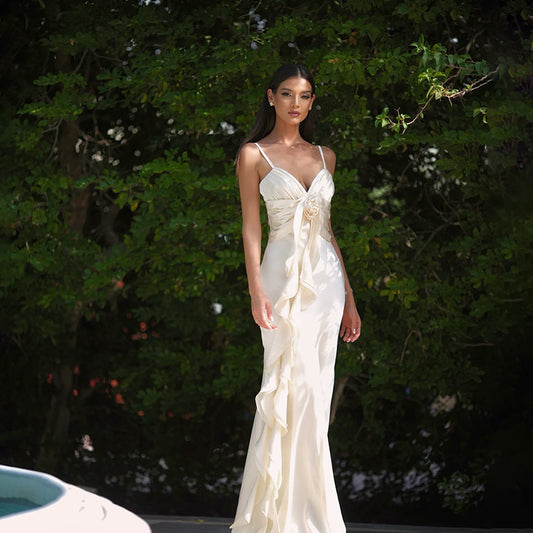 Robe de soirée en satin à volants élégante pour dames Chic und Stil