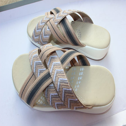 Sandales pour dames confortables avec semelle ergonomique et sangles réglables Chic und Stil