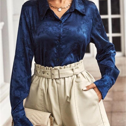 Dames Élégante blouse satinée avec motif floral Chic und Stil