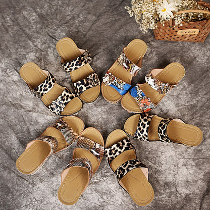 Sandales confortables pour dames avec des sangles élastiques et semelle antidérapante Chic und Stil