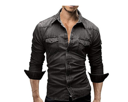 Chemise en denim pour hommes avec des poches à rabat élégantes et une coupe slim à la mode Chic und Stil