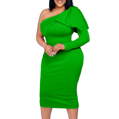 Robe asymétrique pour femmes ajustée avec drapés Chic und Stil
