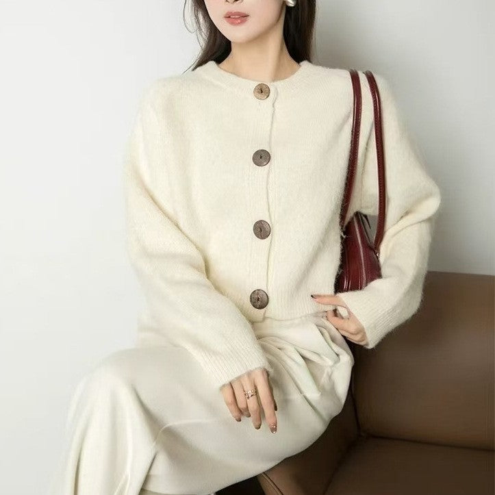 Dames cardigan confortable avec de gros boutons et un col montant Chic und Stil