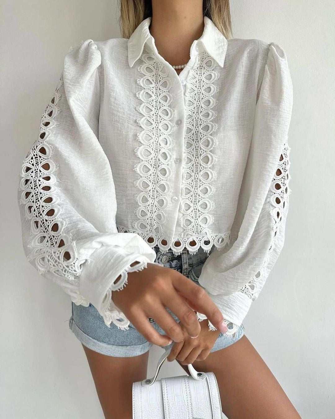 Dames blouse élégante avec motif brodé raffiné et manches ballons Chic und Stil
