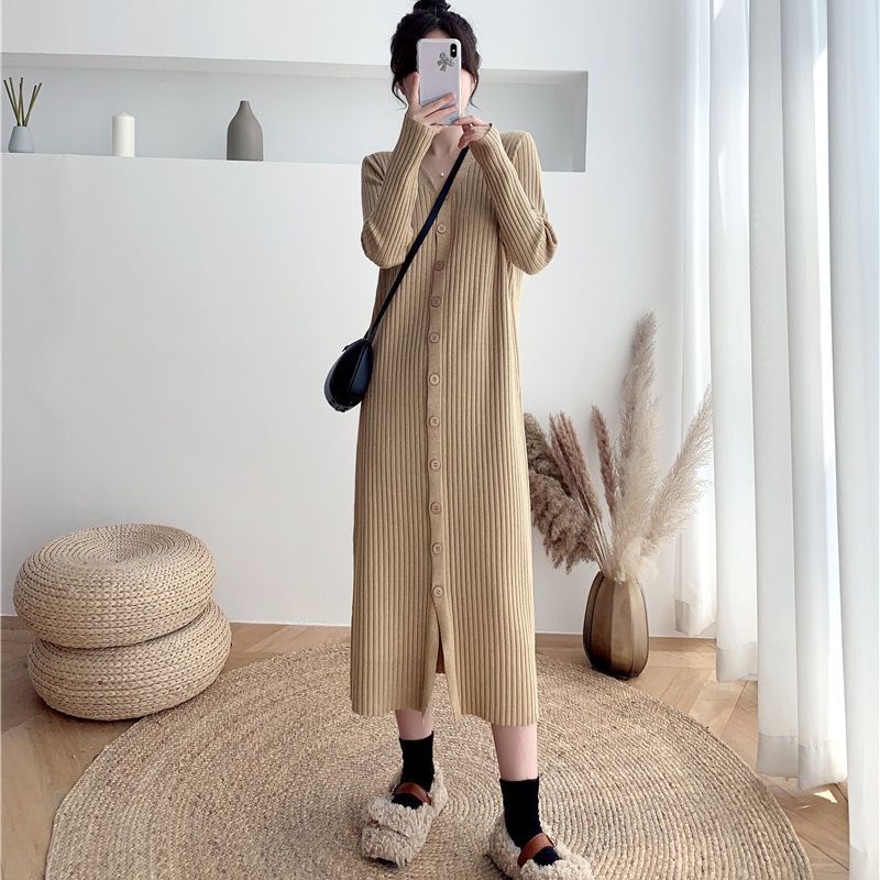 Robe en tricot pour femmes avec décolleté V profond et ceinture cintrée Chic und Stil