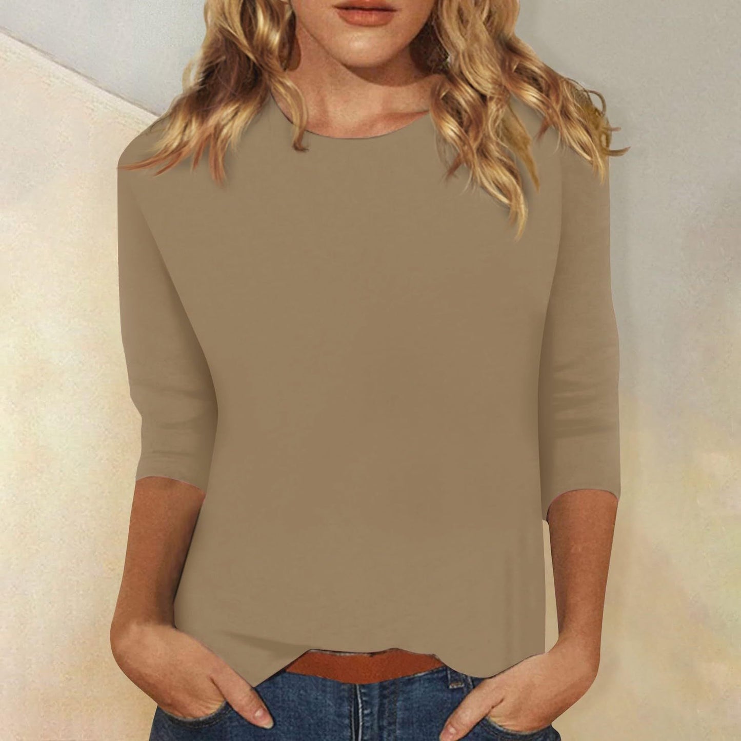Chic und Stil | Round Neck Three-Quarter Sleeve Solid Color Tee