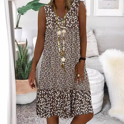 Robe d'été aérienne pour femmes avec un motif floral ludique et une silhouette fluide Chic und Stil