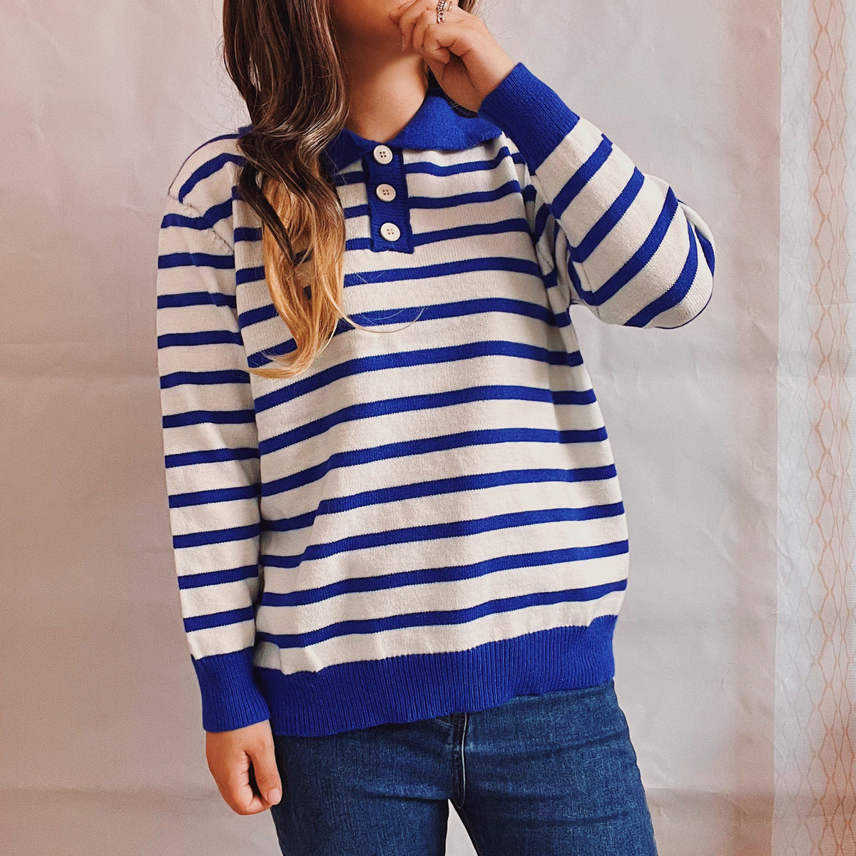 Pull femme décontracté à rayures avec boutonnière et coupe ample Chic und Stil