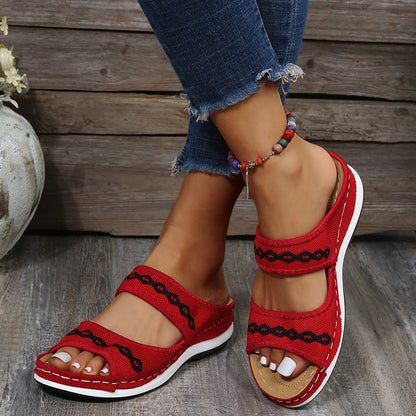 Sandales confortables pour femmes avec des sangles élastiques et un footbed anatomique Chic und Stil