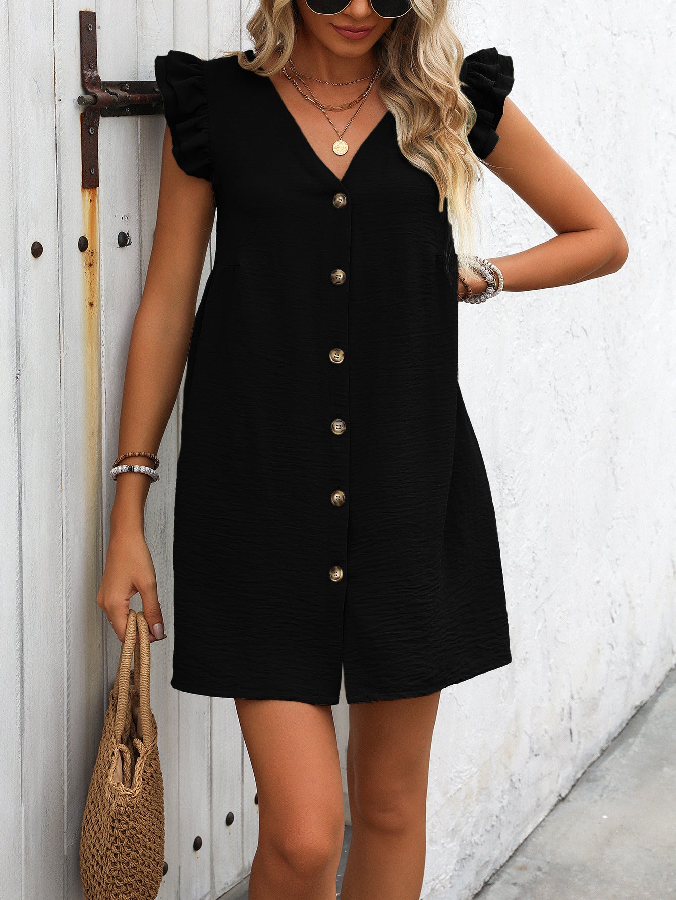 Robe portefeuille légère pour femmes avec détails volantés et patte de boutonnage Chic und Stil