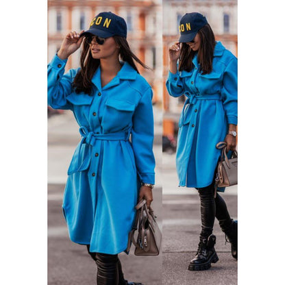 Robe chemise oversize pour femmes avec une ceinture tendance et des poches Chic und Stil