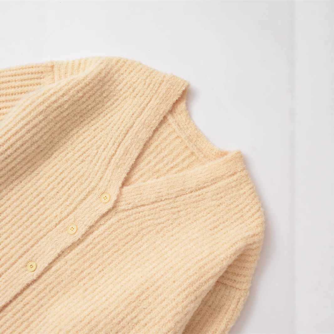 Dames cardigan tricot confortable avec des détails de bouton classiques Chic und Stil