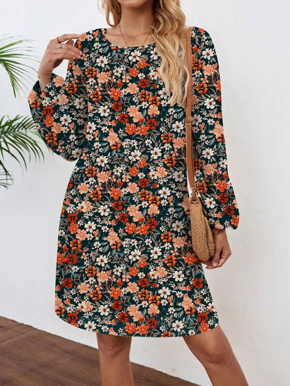 Robe de loisirs pour femmes au style décontracté avec des accents floraux Chic und Stil