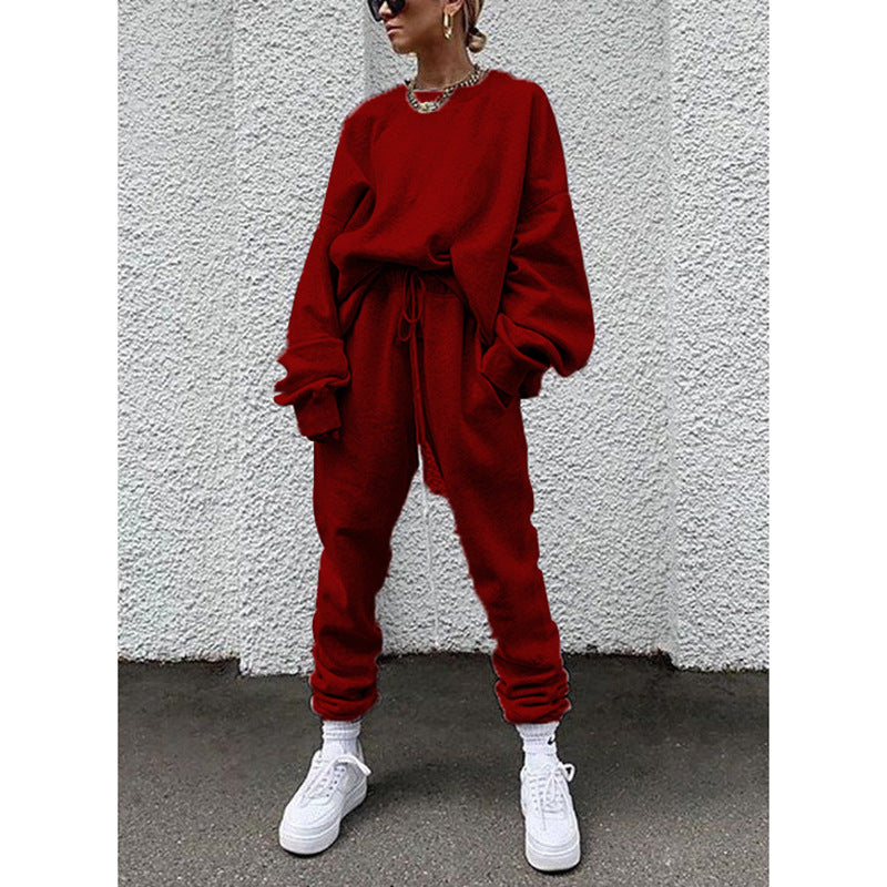 Women casual and comfortable leisure set with an oversized sweater and chic jogging pants and style