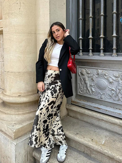 A-line skirt for women with a stylish animal print Chic und Stil