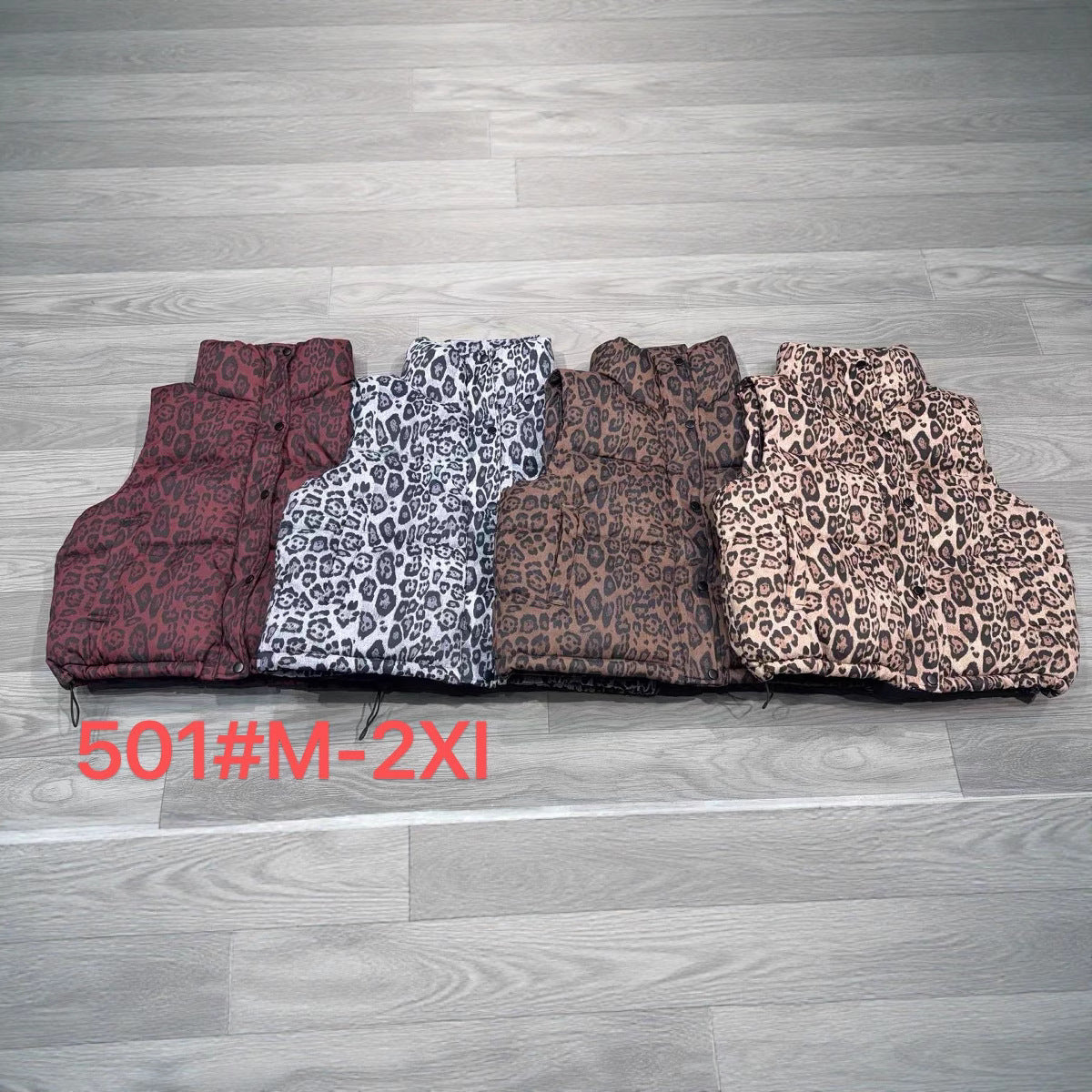 Dame Gilet rembourré avec motif léopard et col haut Chic und Stil