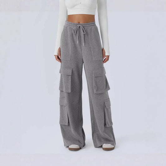 Ladies cargo pants with a wide cut and practical side pockets Chic and Style