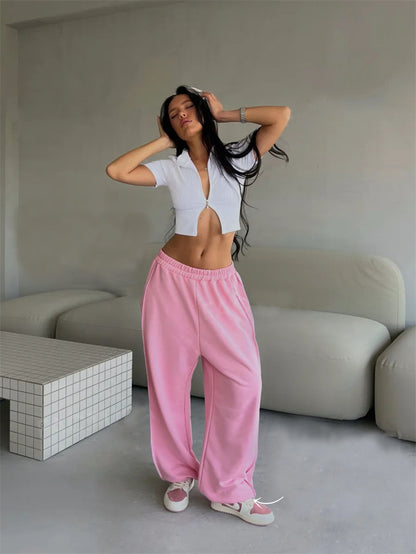 Casual pants for women with a loose fit and elastic waistband Chic and Style