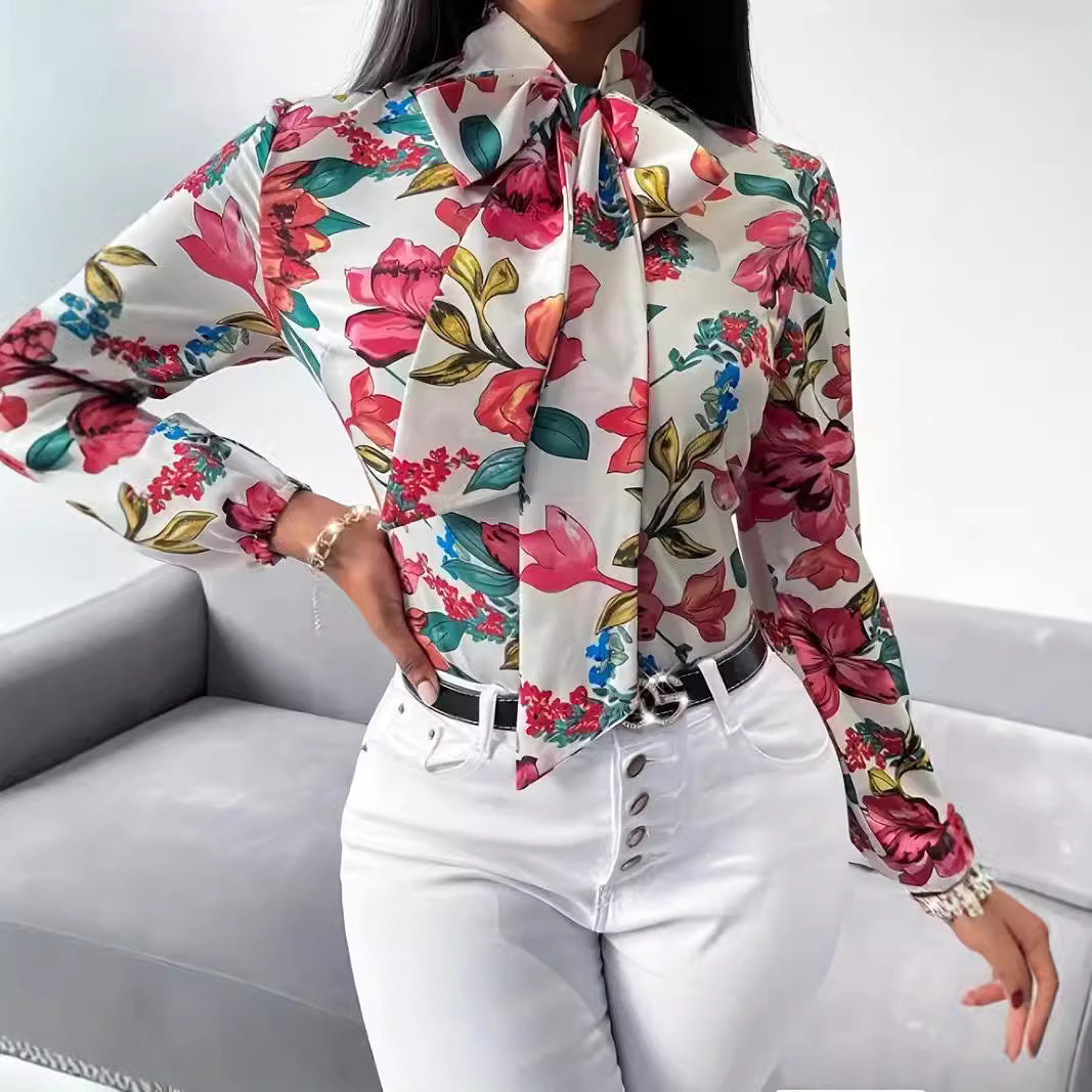 Chemisier dames avec détail de nœud et design floral Chic und Stil