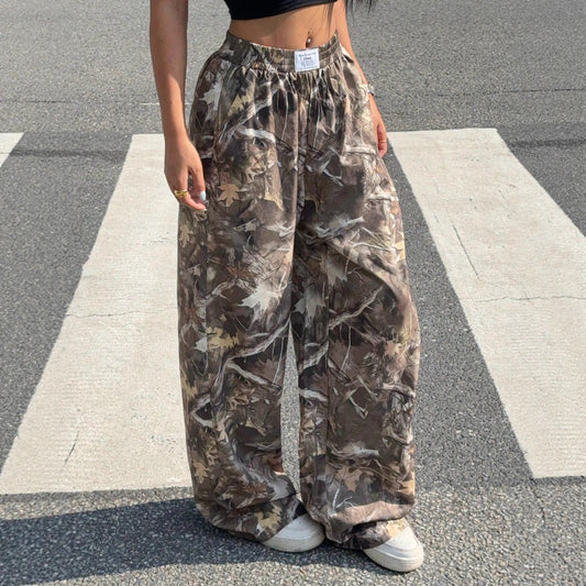 Chic and stylish camouflage design cargo pants for women