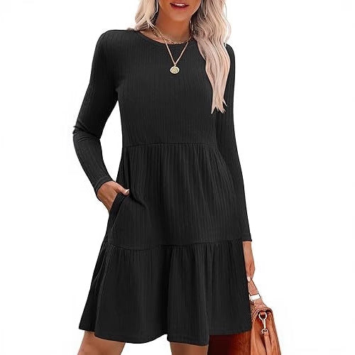 Robe midi tricotée pour femmes avec jupe volumineuse et fine structure côtelée Chic und Stil