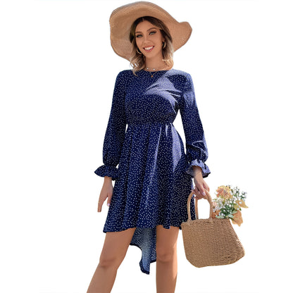 Robe mini femme avec ourlet asymétrique et manches bouffantes Chic und Stil