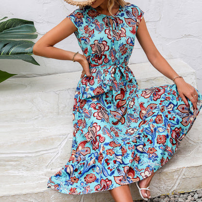 Robe maxi pour femmes avec détails en volants et ceinture à la taille Chic und Stil