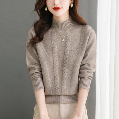 Pull femme en gros tricot avec un élégant motif torsadé et un col haut Chic und Stil