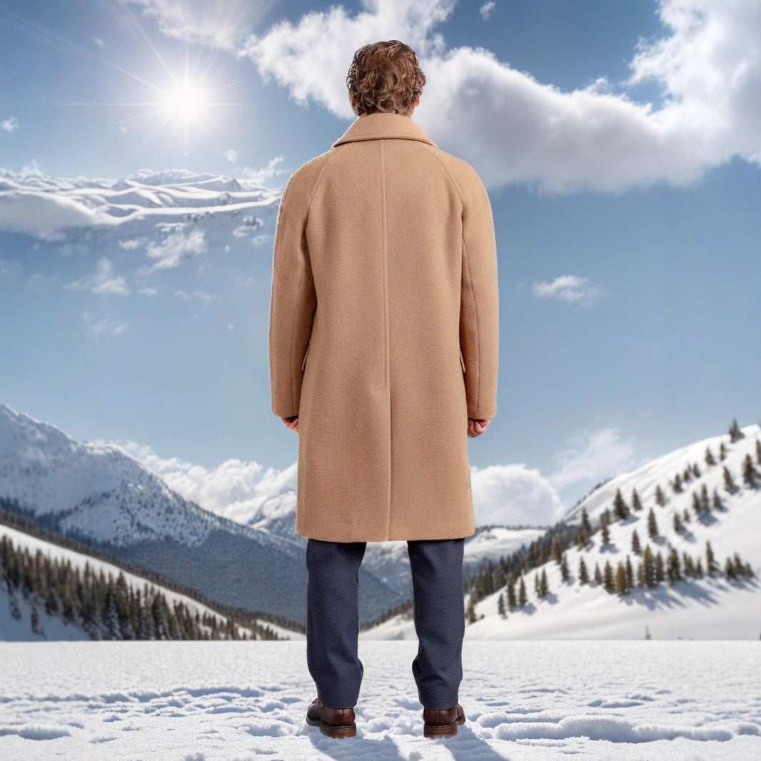 Elegant wool coat for men with double-breasted buttons and practical piped pockets Chic and Style