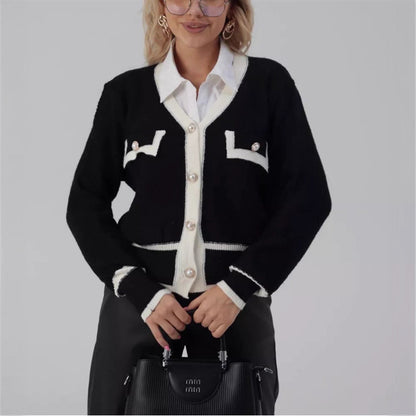 Dames Élégant cardigan en tricot avec des boutons en perles et des détails contrastés Chic und Stil