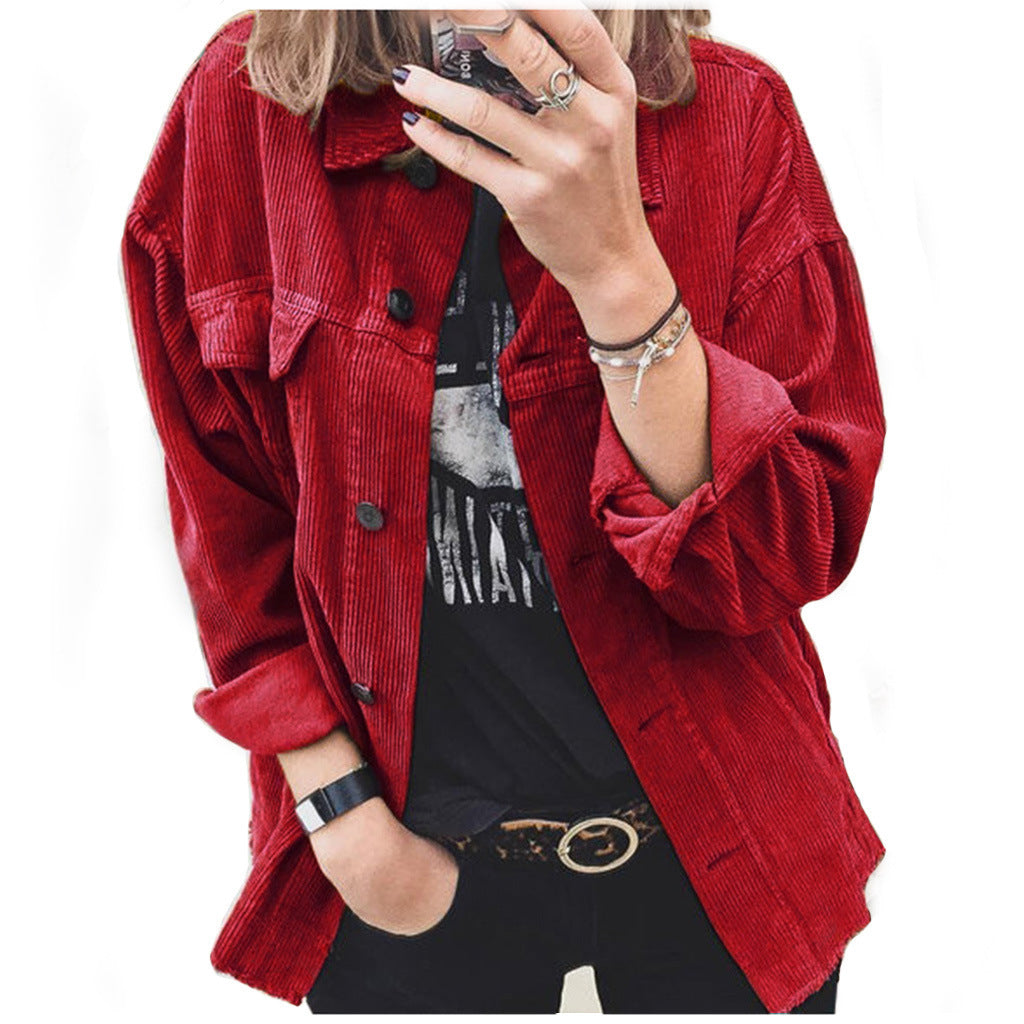 Veste en velours côtelé à la mode pour femmes avec des poches plaquées pratiques et une coupe décontractée Chic und Stil